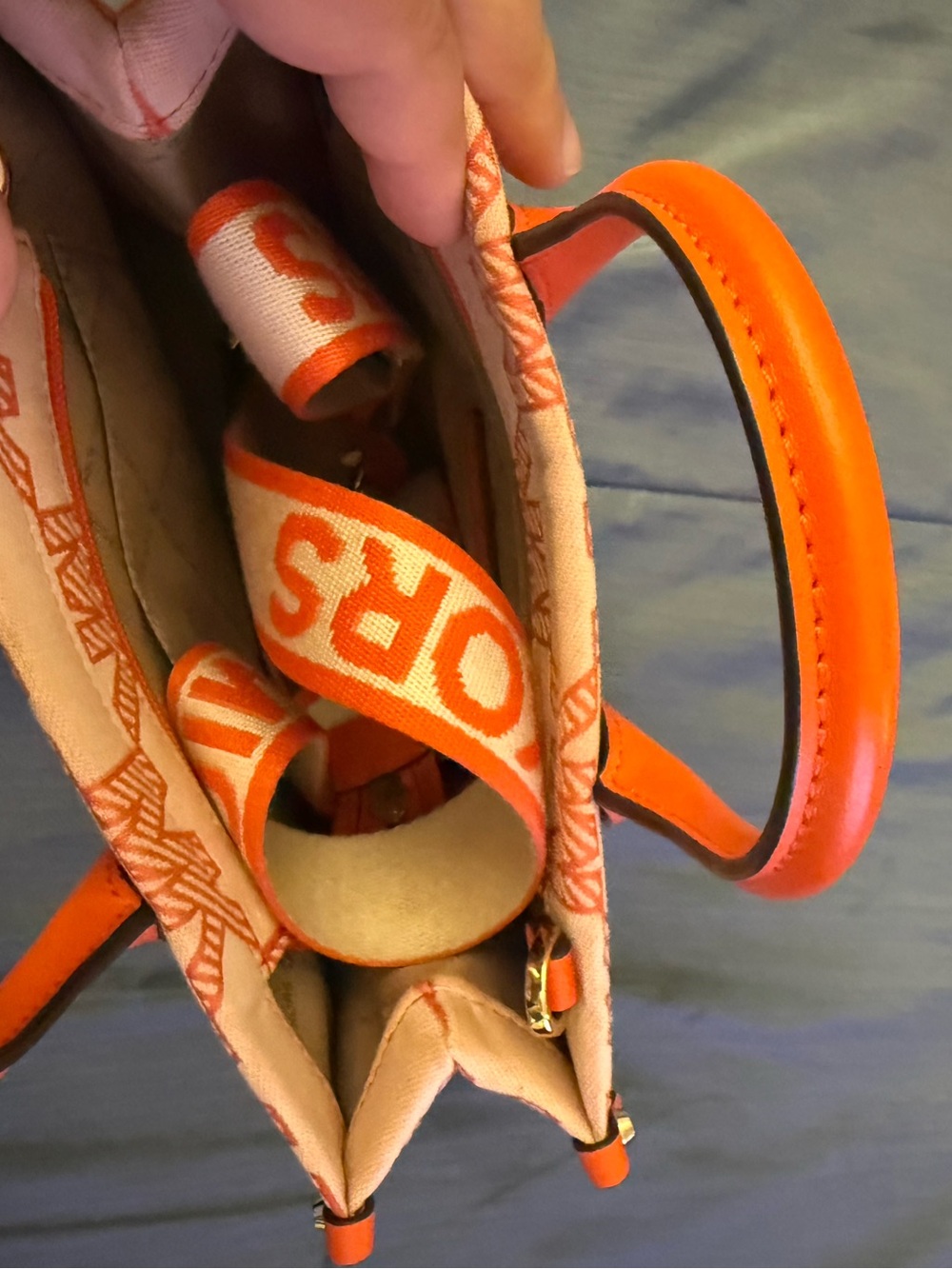 Michael Kors Orange and Cream MK Logo Handbag / Crossbody - Picture 4 of 6